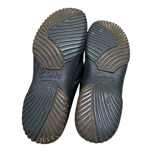 Clarks Mary Jane shoes women’s size 7.5 black leather slip on Velcro straps - Picture 9 of 10